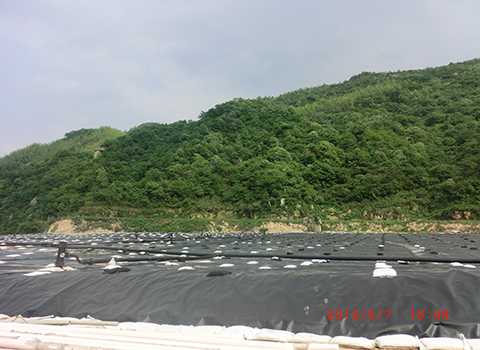 垃圾填埋場防滲.jpg